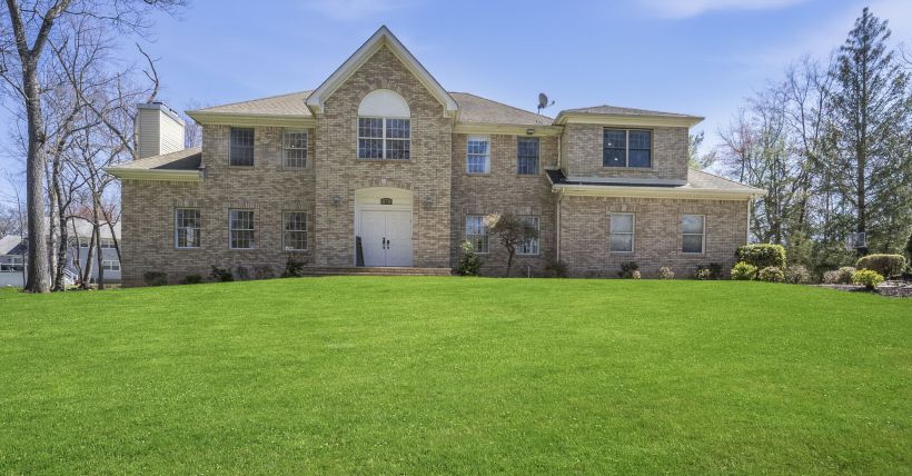 Home for Sale in Towaco NJ